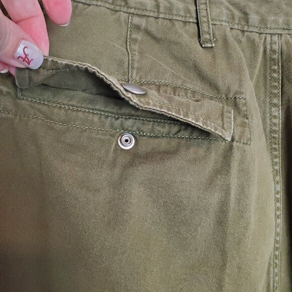 LEVI'S 32‎ Army Green Cargo Shorts Snap pockets 100% cotton - Picture 4 of 8